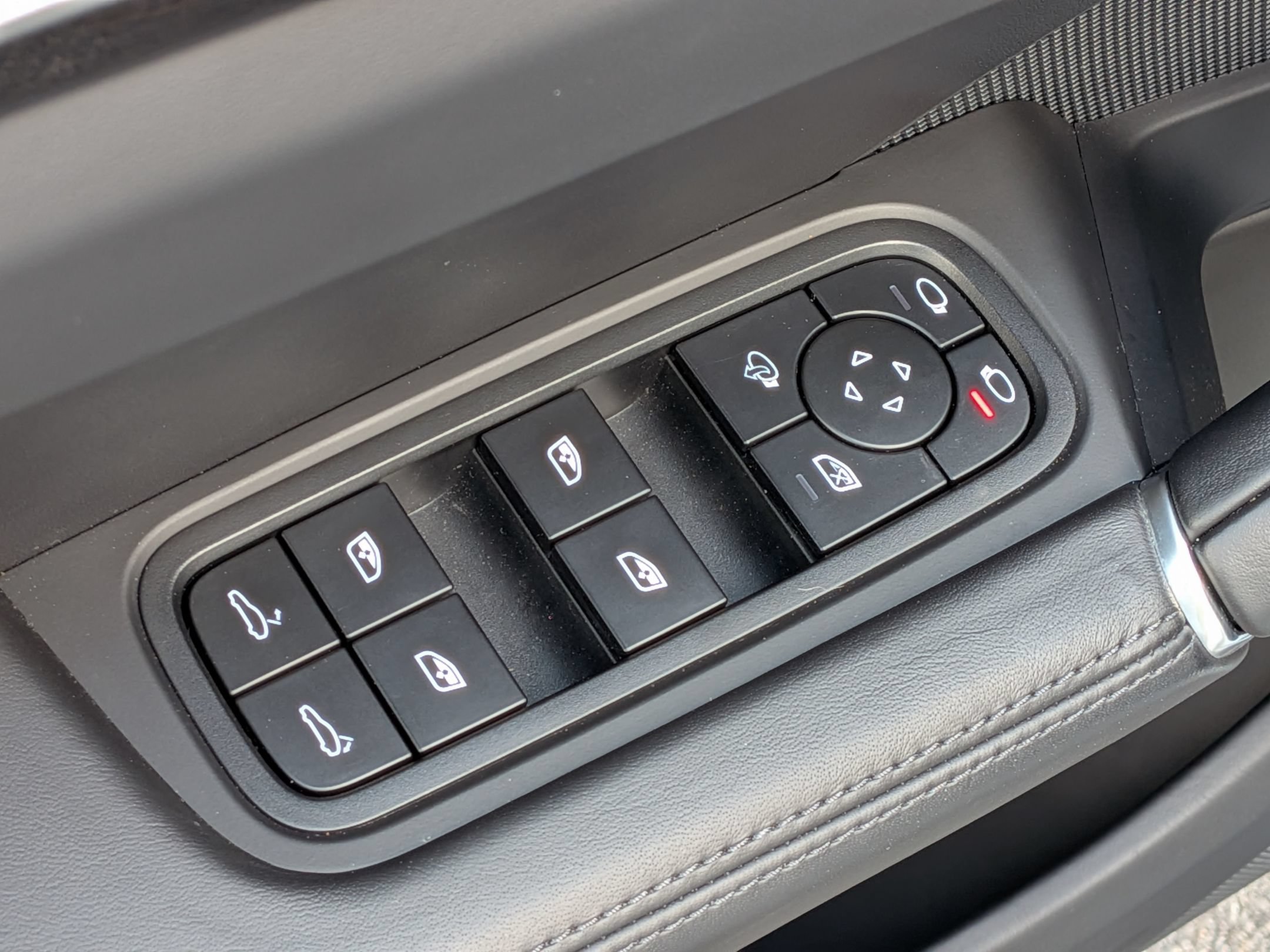 Certified 2023 Porsche Cayenne GTS AWD/4WD image 24