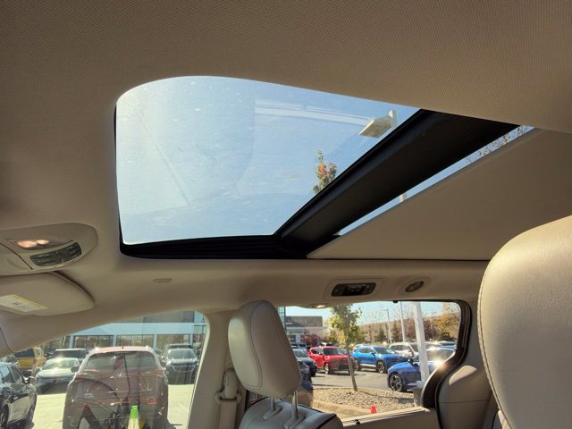 Used 2017 Chrysler Pacifica Limited w/ Advanced Safetytec Group FWD image 23