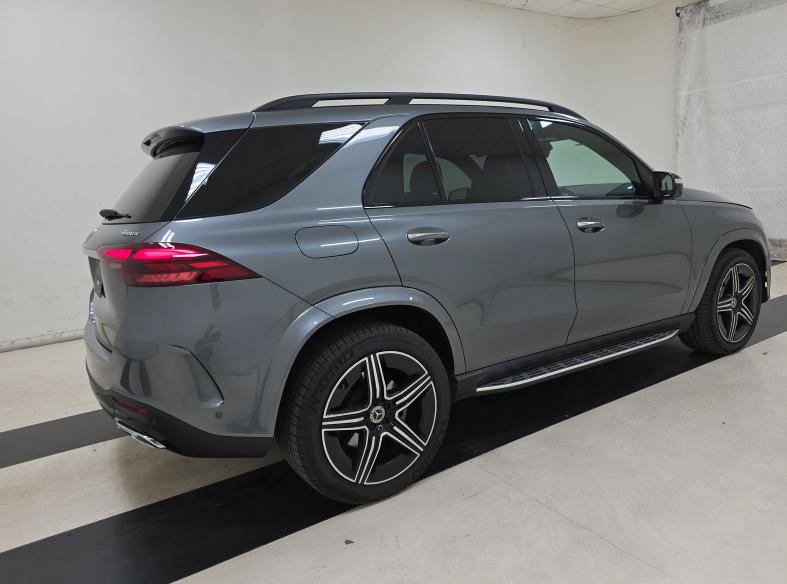 Used 2024 Mercedes-Benz GLE 450e 4MATIC image 2