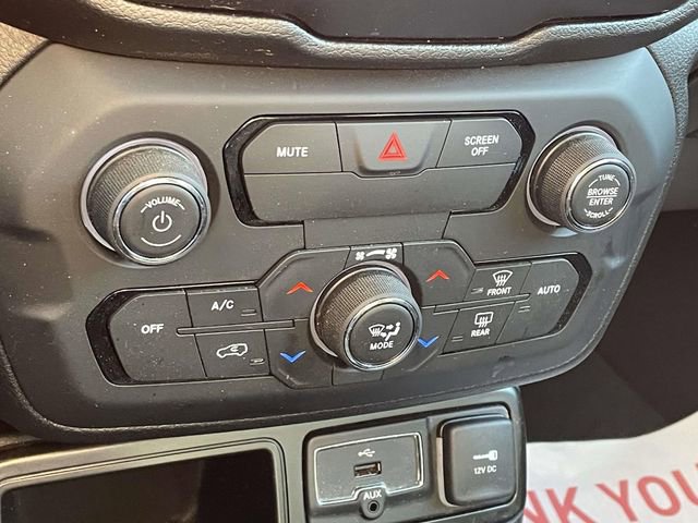 Used 2020 Jeep Renegade Latitude FWD image 27