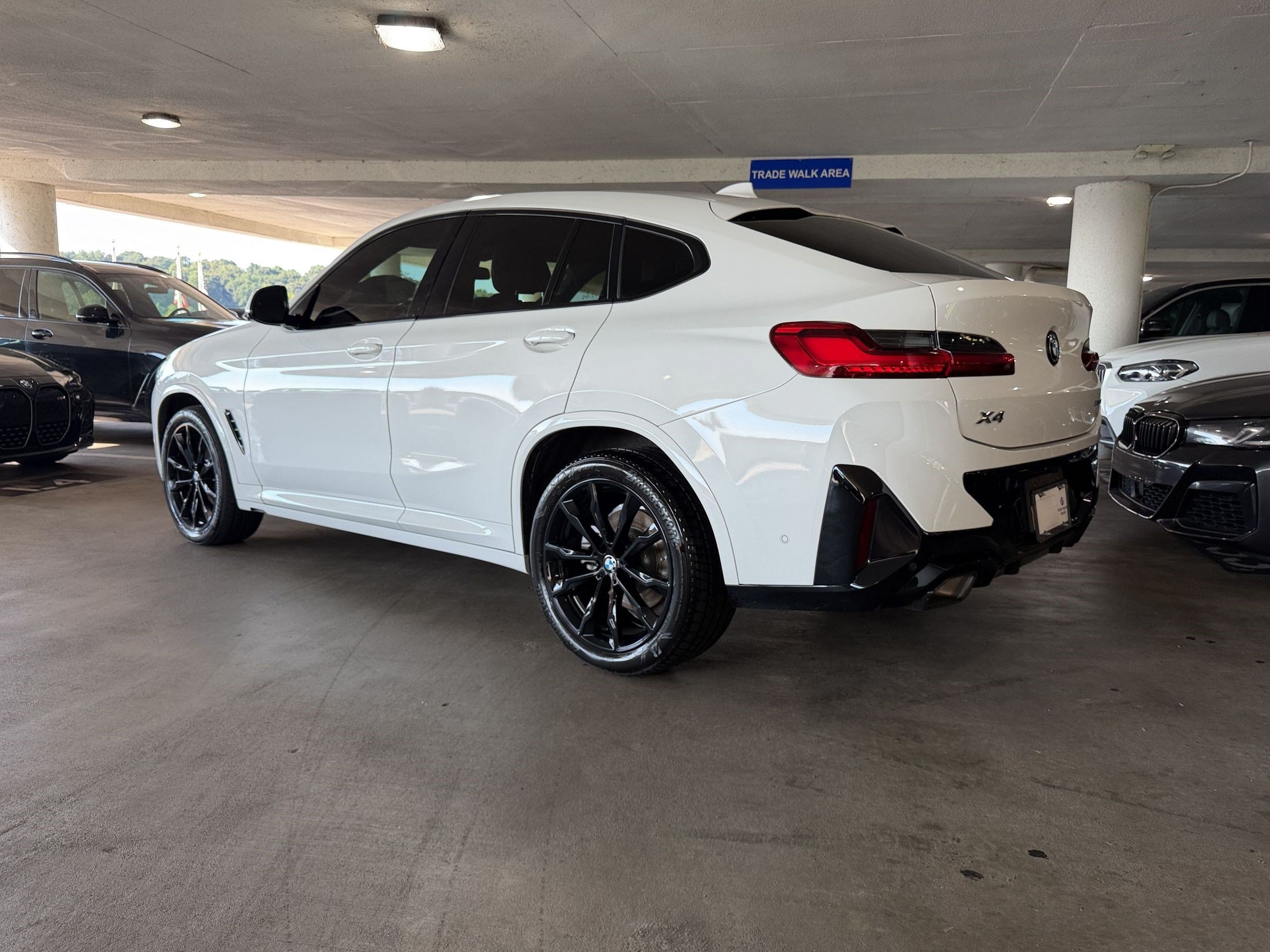 Used 2023 BMW X4 xDrive30i w/ M Sport Package AWD/4WD image 3