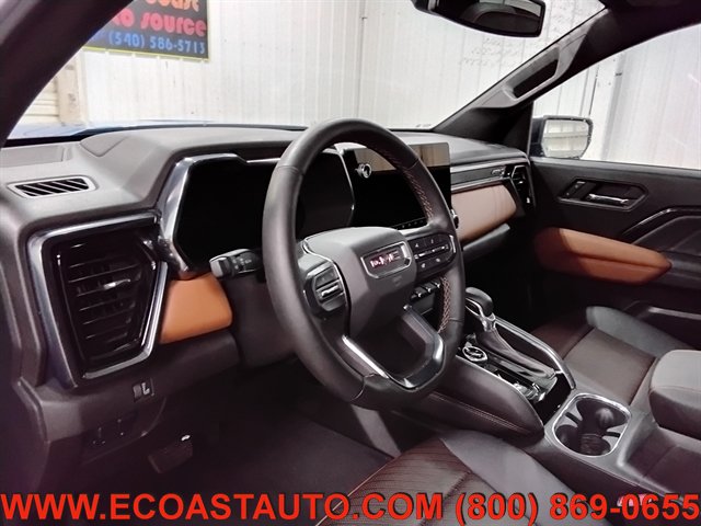 Used 2024 GMC Canyon AT4 w/ AT4 Premium Package AWD/4WD image 11