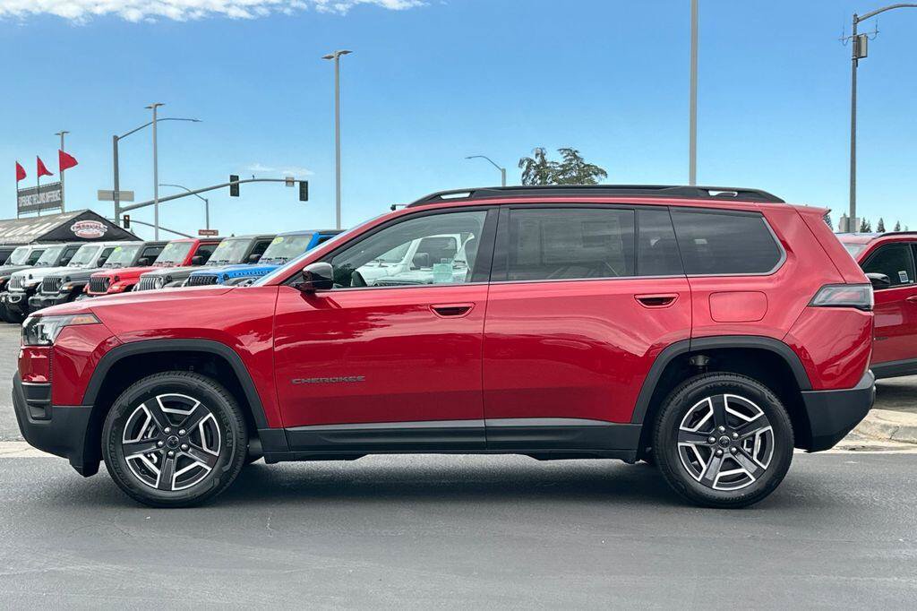 New 2026 Jeep Cherokee Laredo AWD/4WD image 7