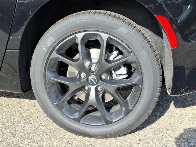 New 2026 Chrysler Pacifica Limited w/ S Appearance Package AWD/4WD image 6