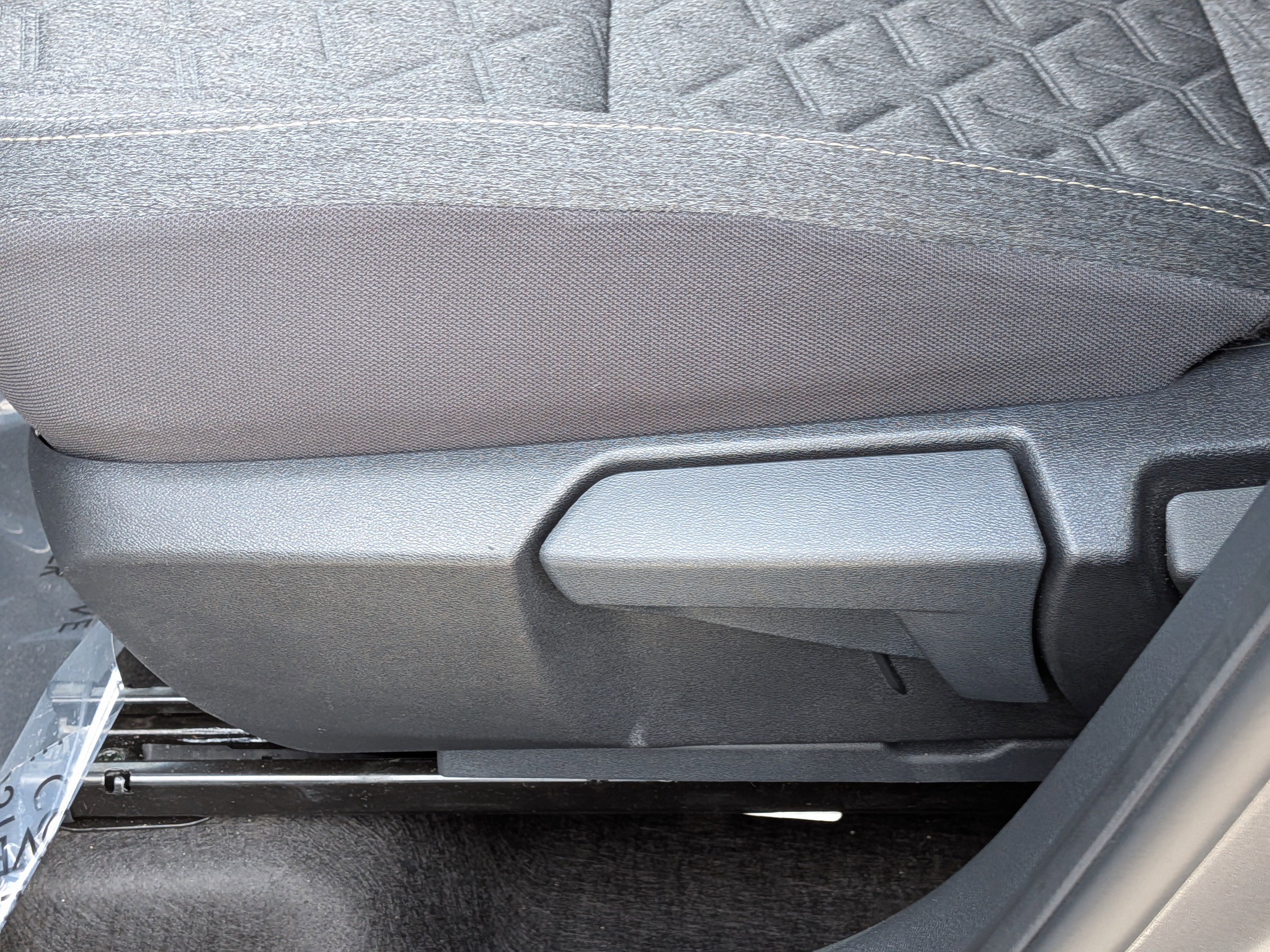 Used 2025 Nissan Kicks SV image 20