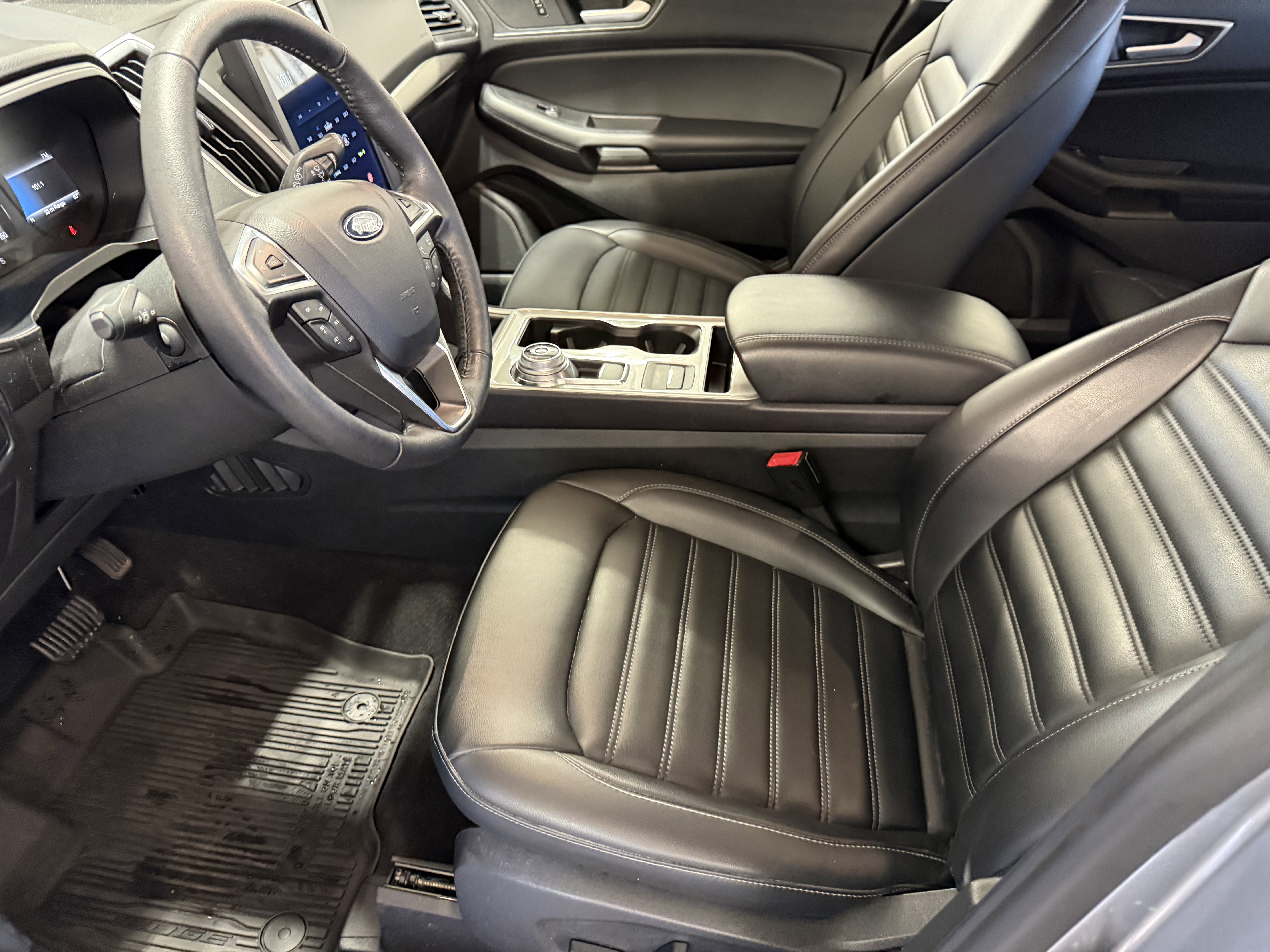 Used 2024 Ford Edge SEL image 18