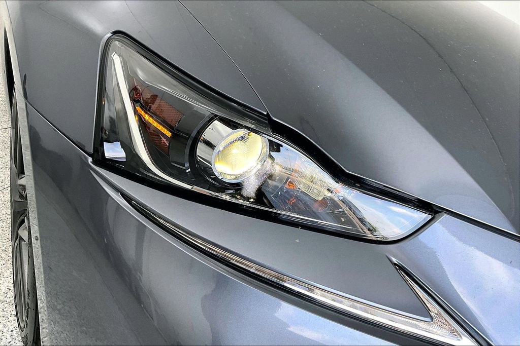Used 2019 Lexus IS 300 F Sport w/ F Sport Package image 36