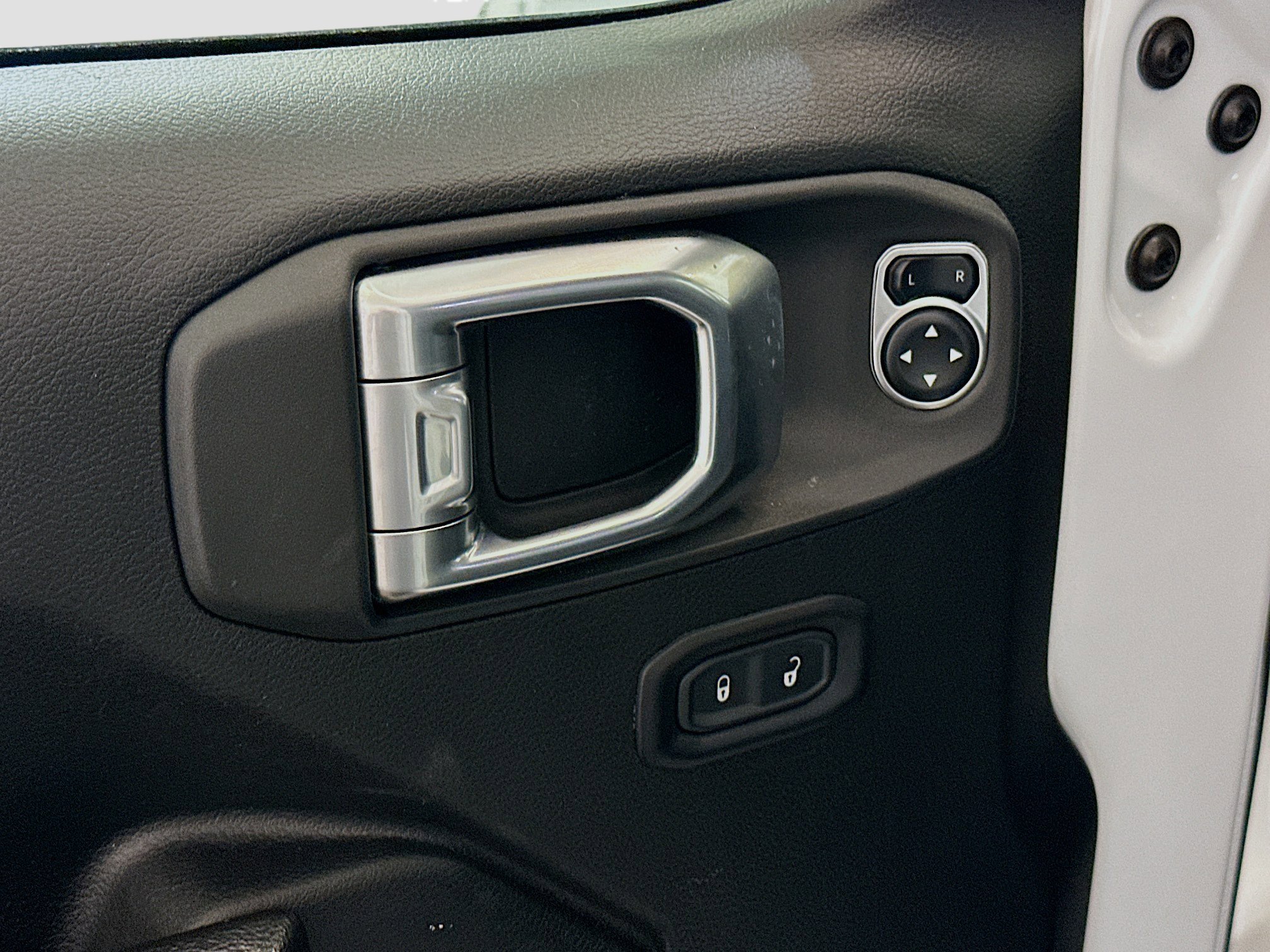 Used 2024 Jeep Wrangler Sport S image 15