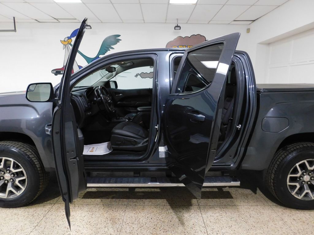 Used 2016 GMC Canyon SLE w/ All Terrain Package image 26