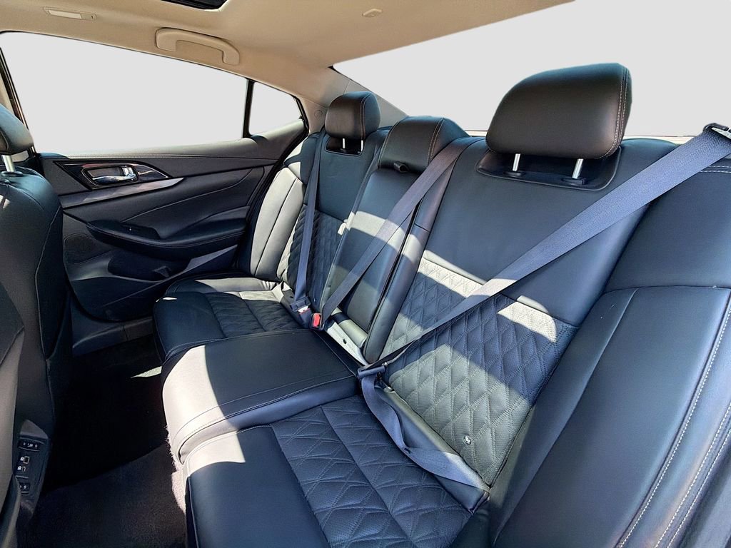 Used 2023 Nissan Maxima Platinum w/ Sport Mat Group FWD image 25