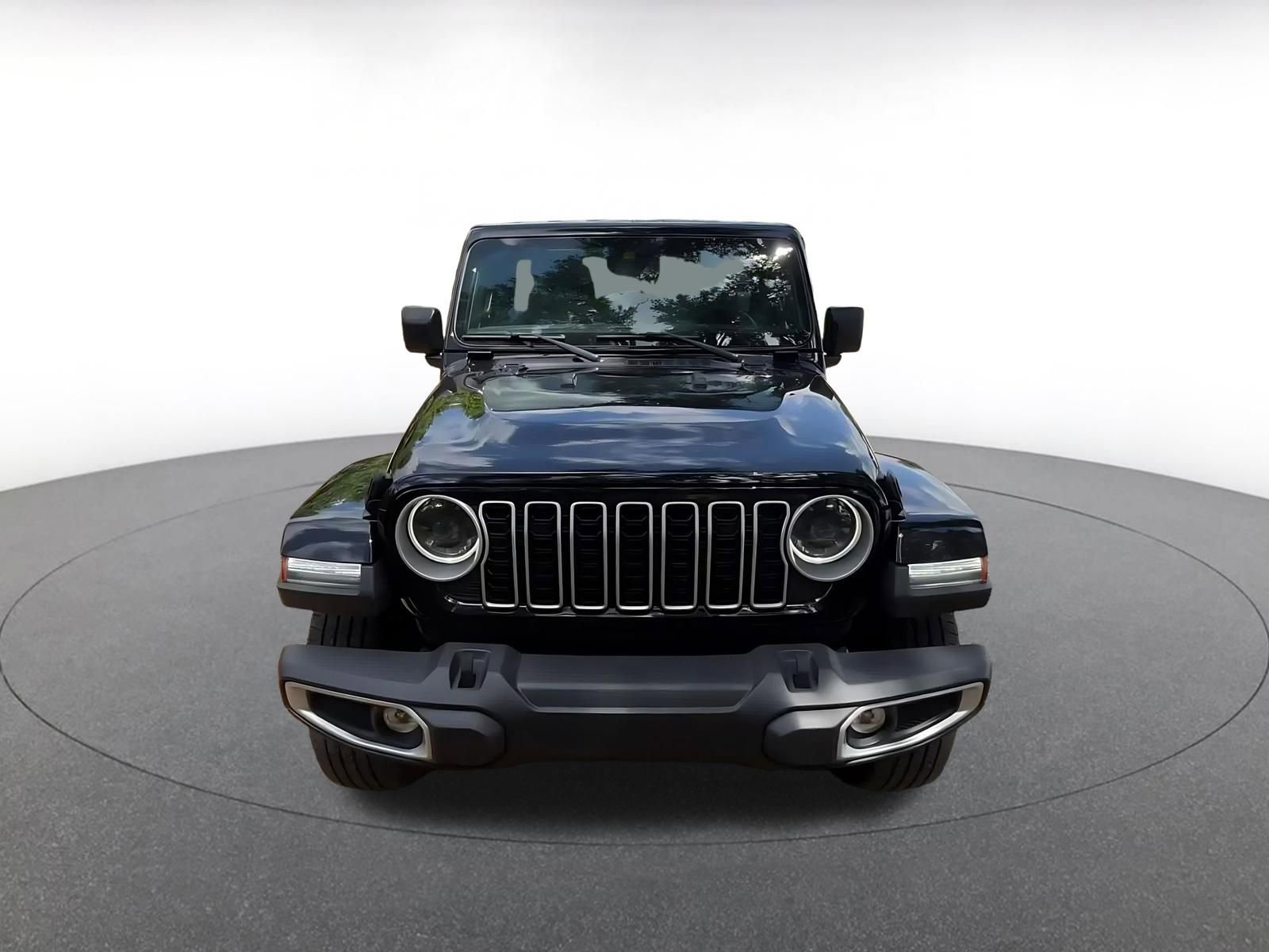 Used 2025 Jeep Wrangler Unlimited Sahara AWD/4WD image 4