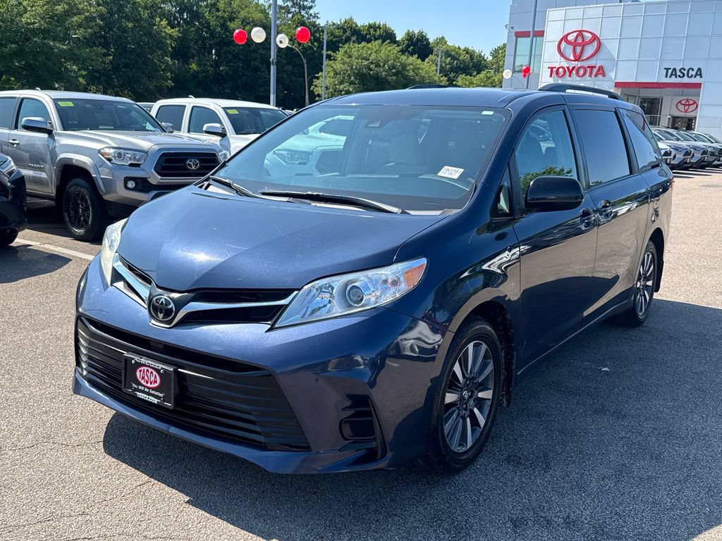 Used 2018 Toyota Sienna LE AWD/4WD image 3