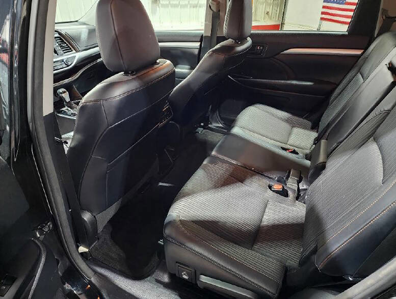 Used 2014 Toyota Highlander Plus image 9