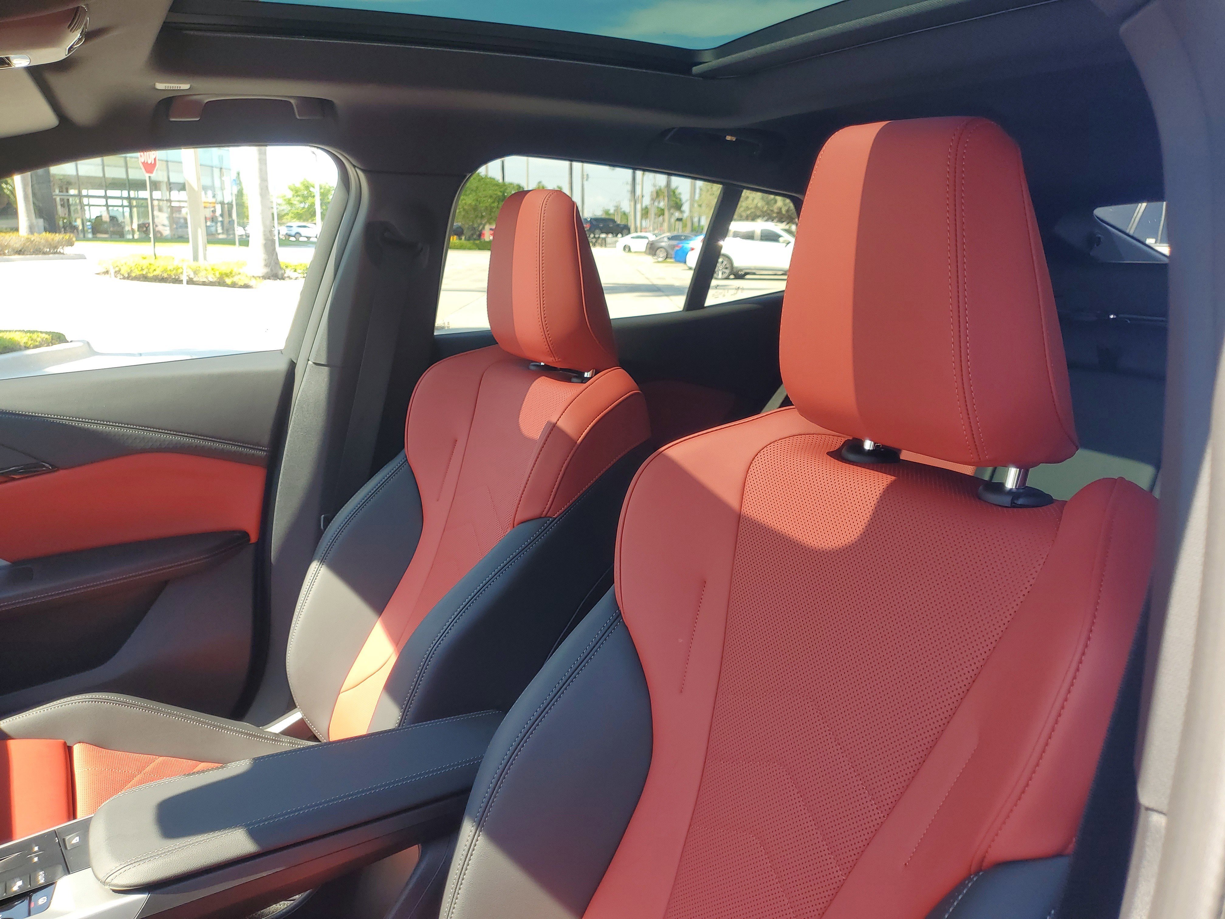 Used 2025 BMW X2 xDrive28i w/ Premium Package image 21