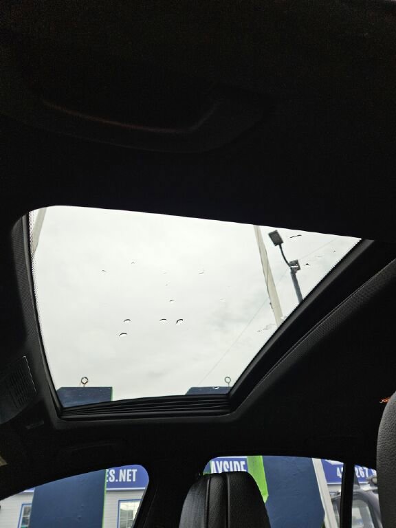 Used 2012 BMW 550i xDrive Sedan image 10