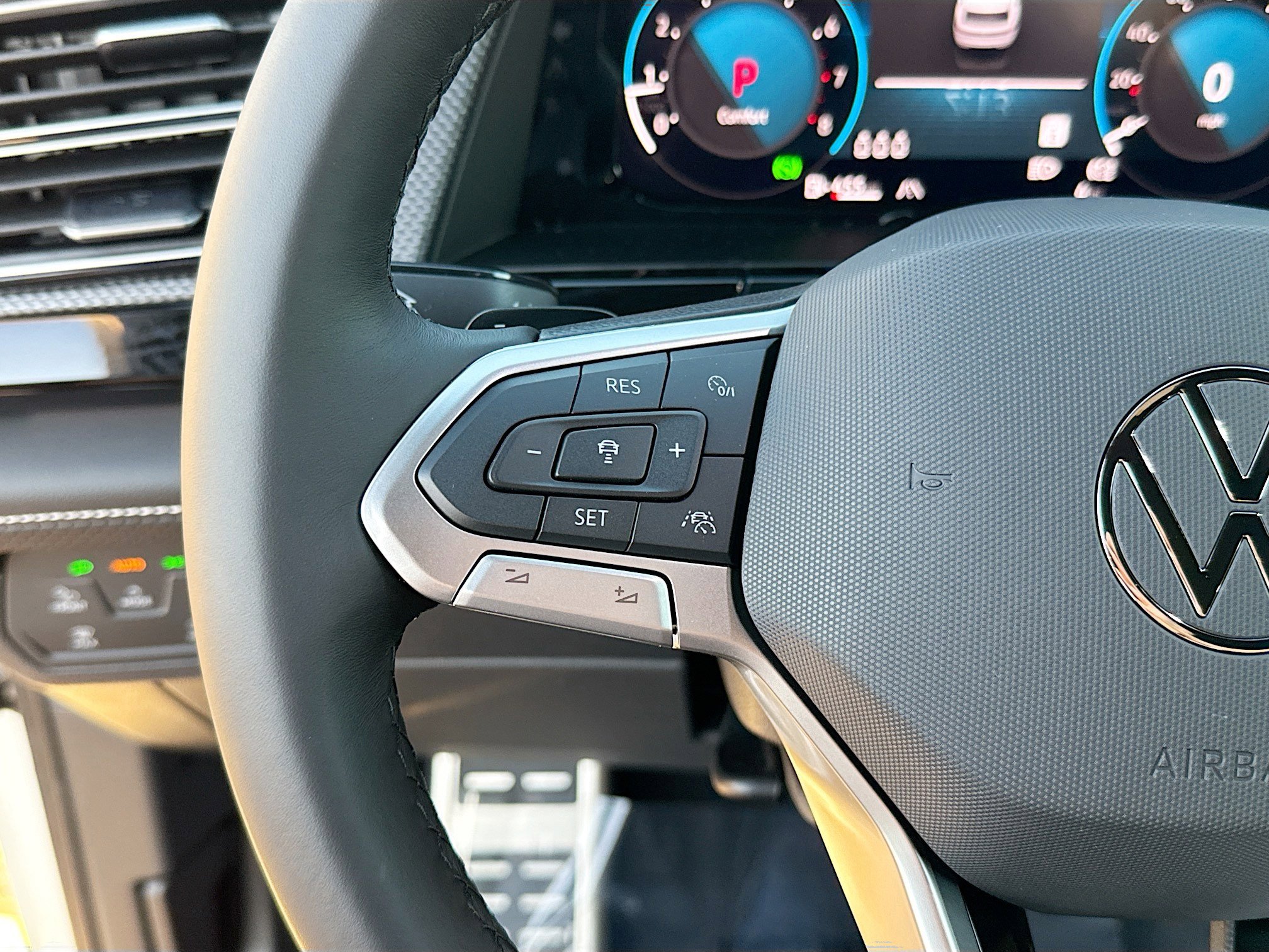 New 2026 Volkswagen Atlas Cross Sport SEL Premium R-Line image 37