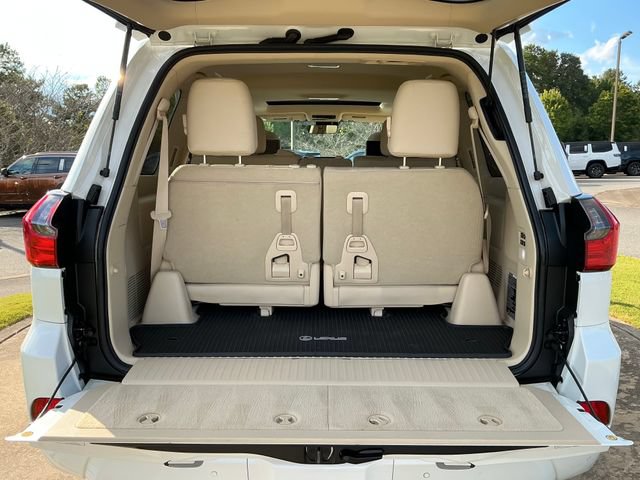 Used 2016 Lexus LX 570 4WD w/ Luxury Package image 32