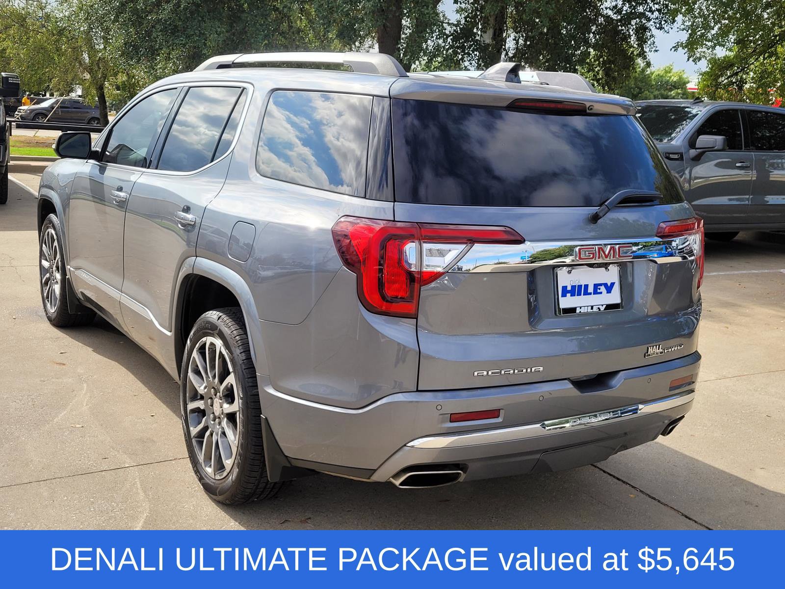 Used 2020 GMC Acadia Denali w/ Denali Ultimate Package AWD/4WD image 3