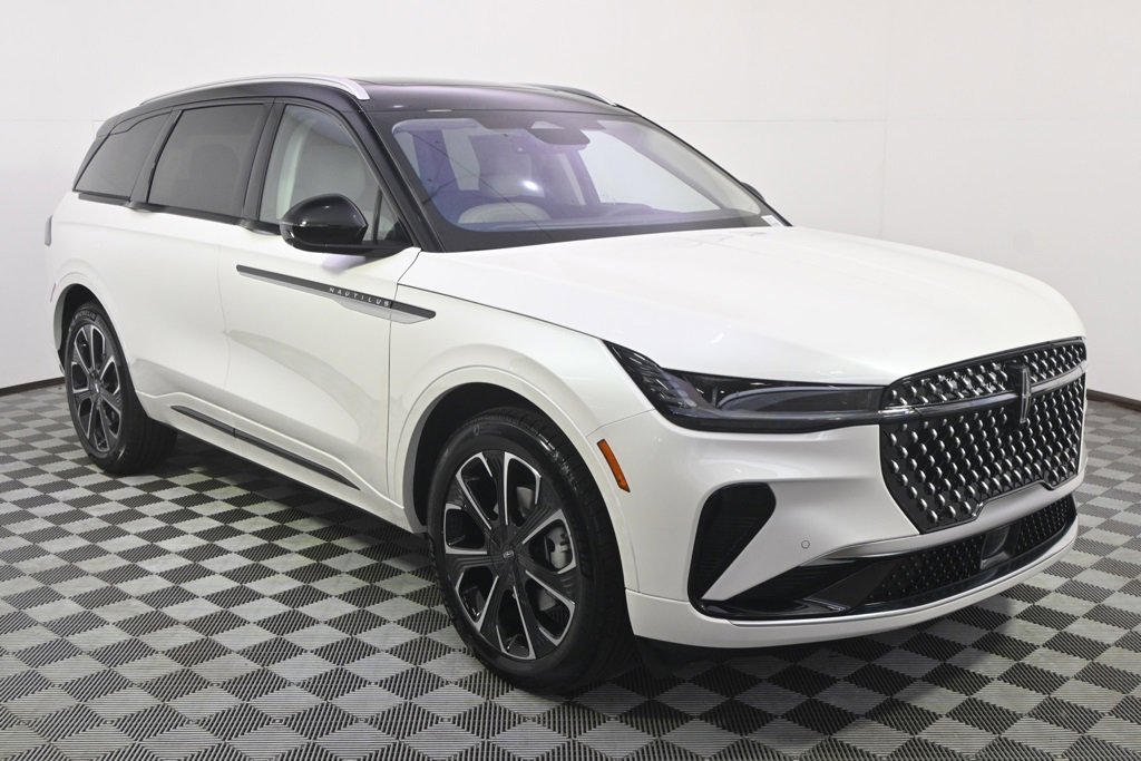 New 2026 Lincoln Nautilus Reserve image 8