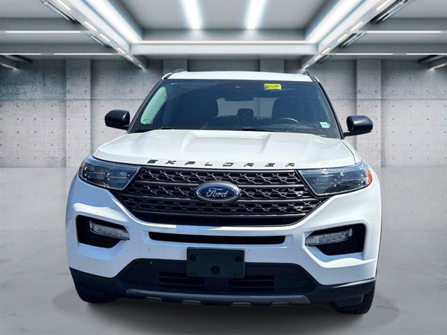 Used 2023 Ford Explorer XLT w/ Equipment Group 202A AWD/4WD image 2