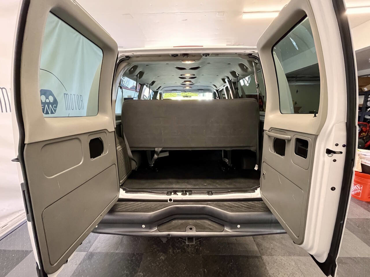 Used 2006 Ford E-350 and Econoline 350 XLT image 14