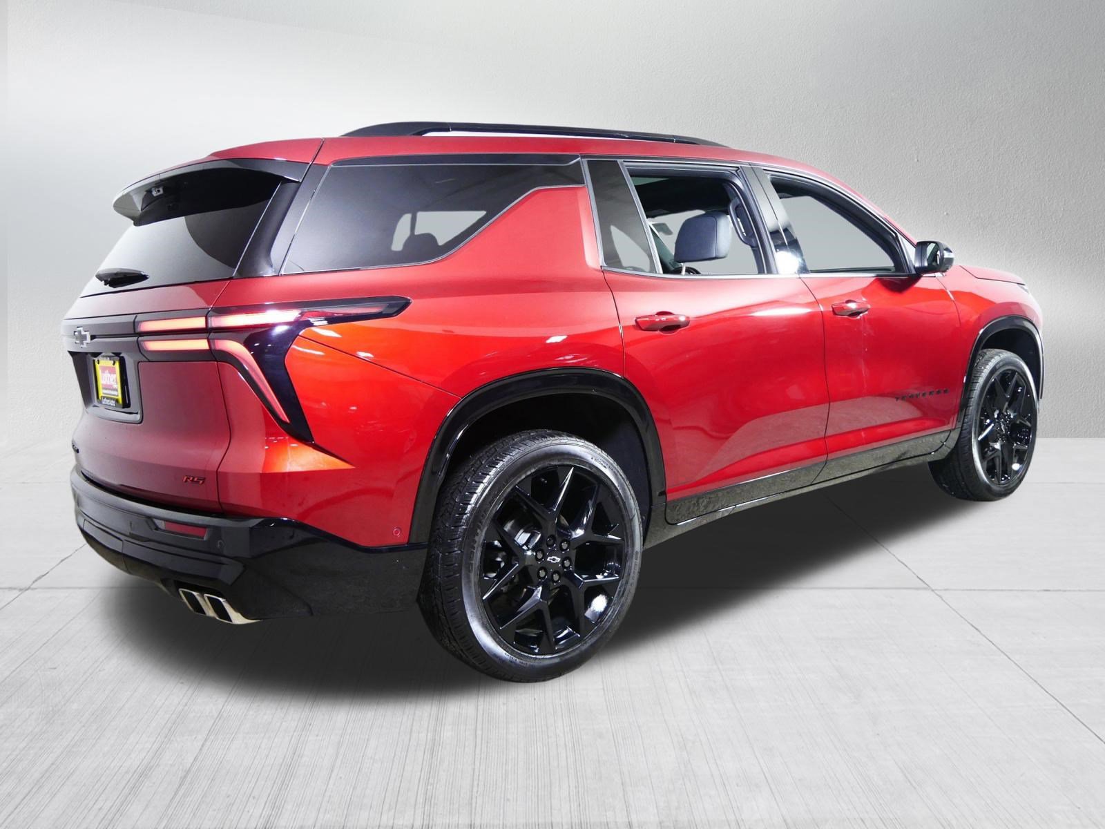 Used 2024 Chevrolet Traverse RS w/ LPO, Floor Liner Package image 7