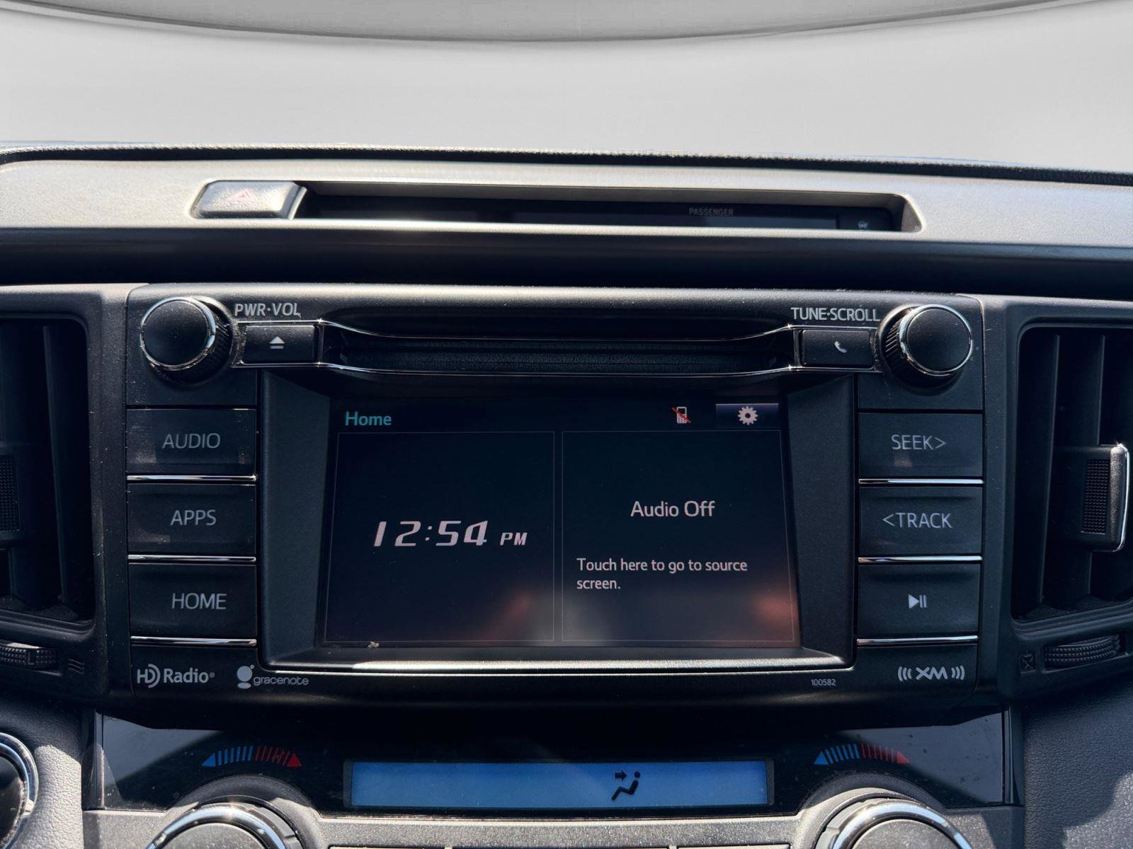 Used 2016 Toyota RAV4 SE FWD image 17