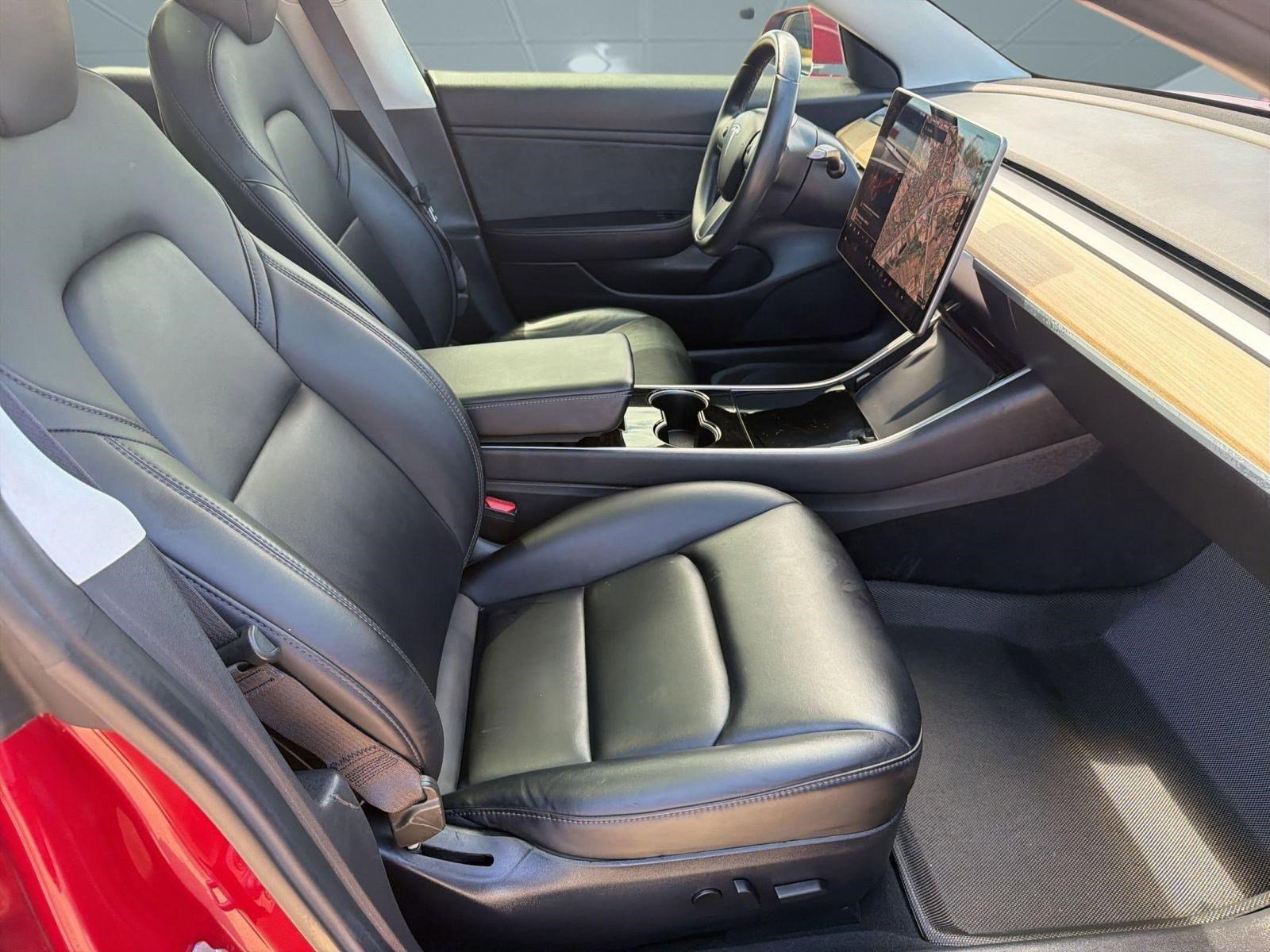 Used 2018 Tesla Model 3 Long Range image 29