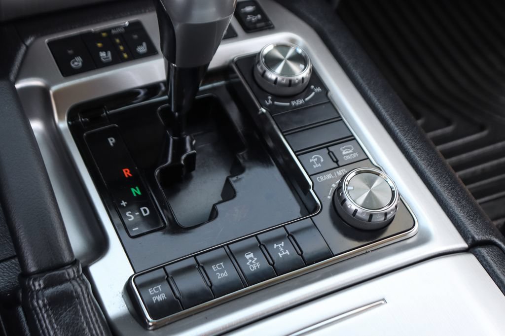 Used 2018 Toyota Land Cruiser AWD/4WD image 36