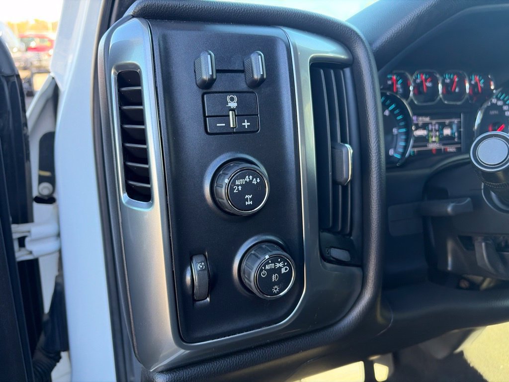 Used 2017 Chevrolet Silverado 1500 LT w/ All Star Edition AWD/4WD image 17