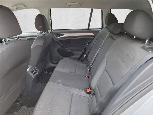 Used 2017 Volkswagen Golf SportWagen FWD image 14