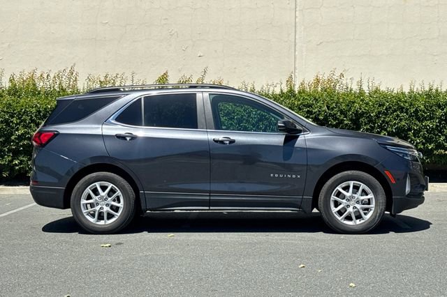 Used 2022 Chevrolet Equinox LT AWD/4WD image 3