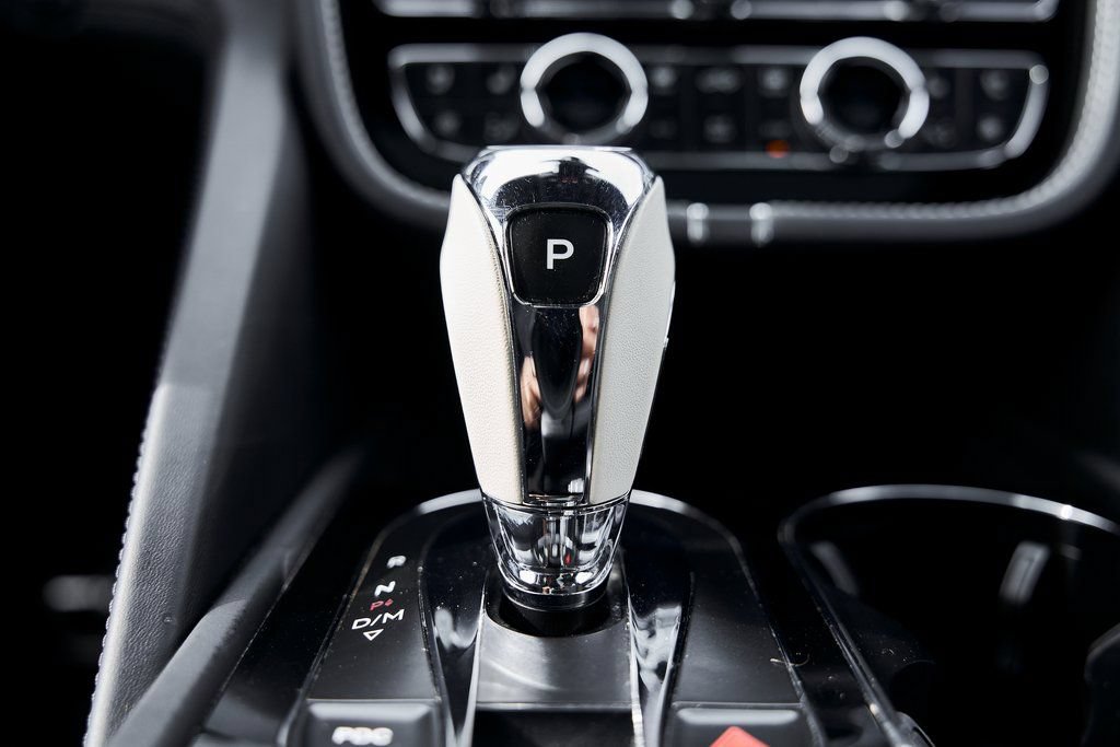 Used 2023 Bentley Bentayga Extended Wheelbase AWD/4WD image 73