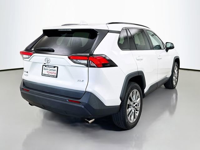 Used 2023 Toyota RAV4 XLE Premium image 7