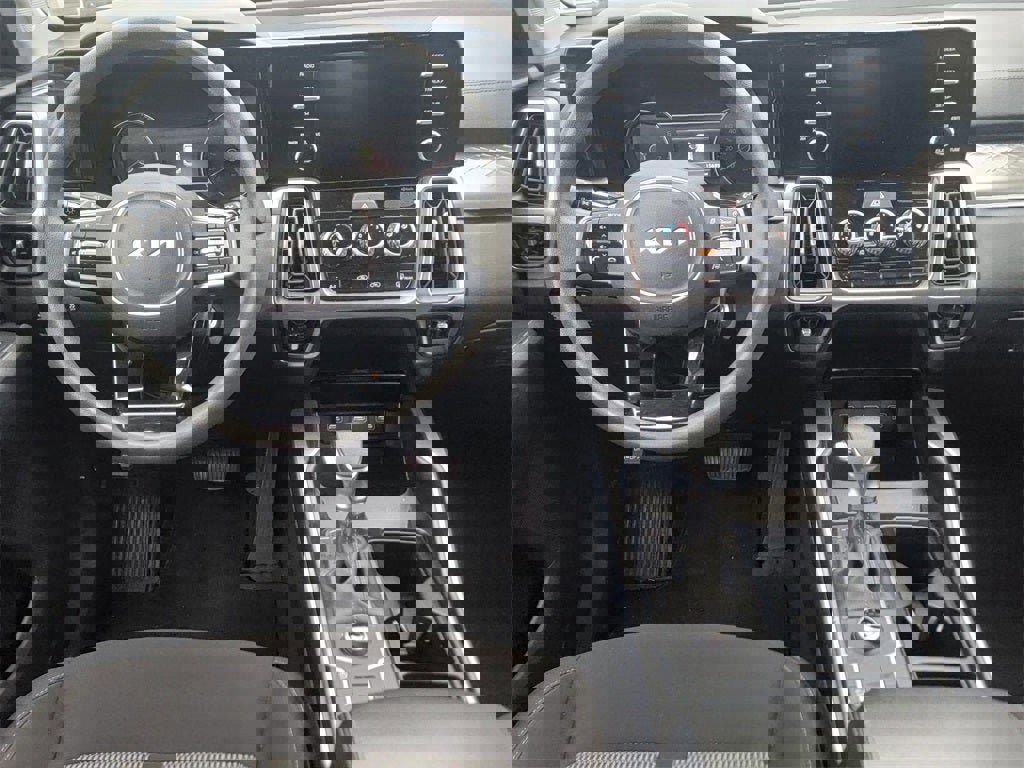Used 2023 Kia Sorento LX image 16