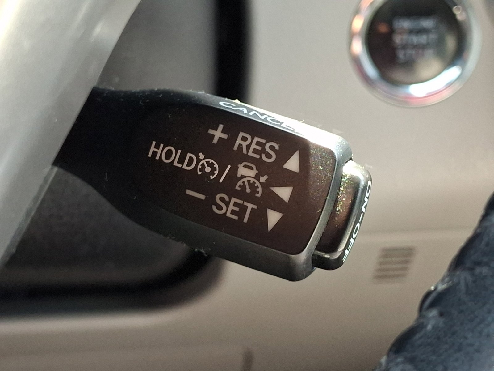 Used 2018 Toyota Highlander XLE image 27