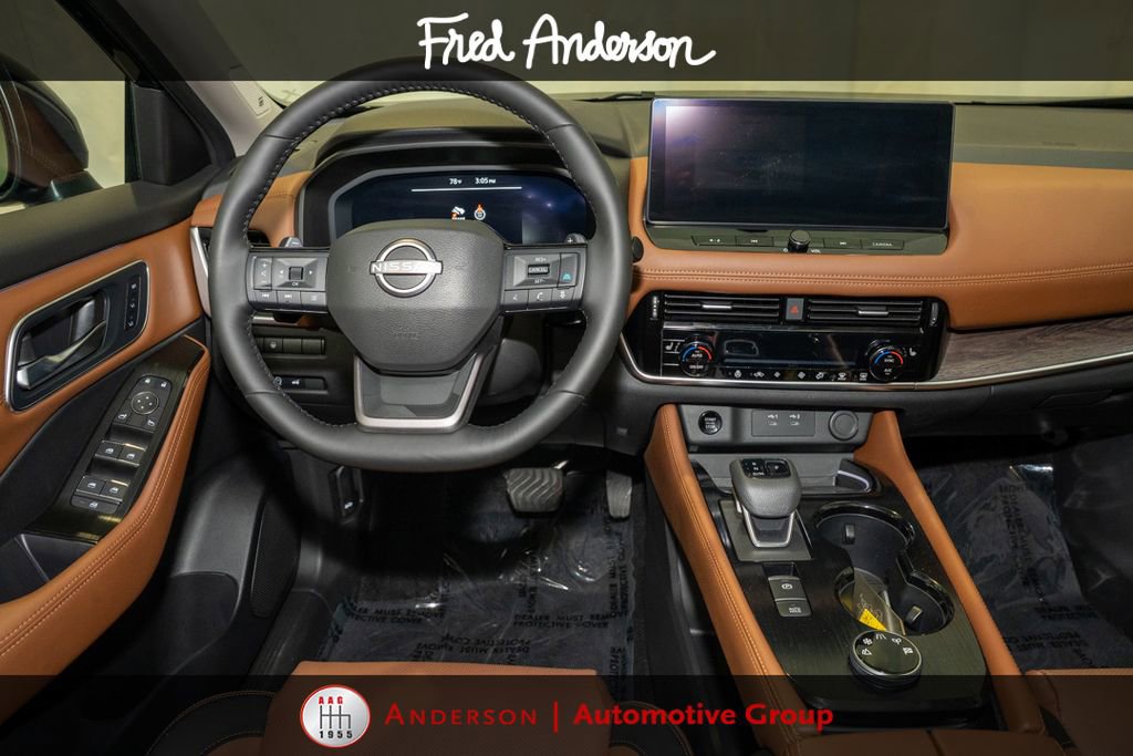 Used 2025 Nissan Rogue Platinum AWD/4WD image 7