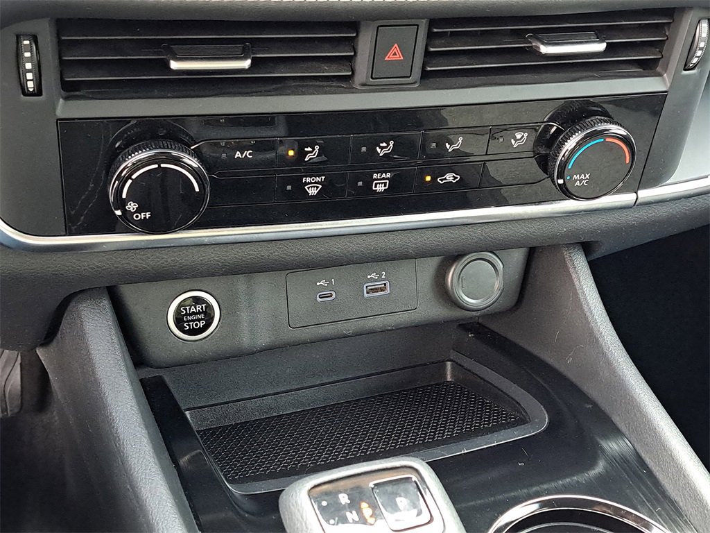 Used 2022 Nissan Rogue S image 14