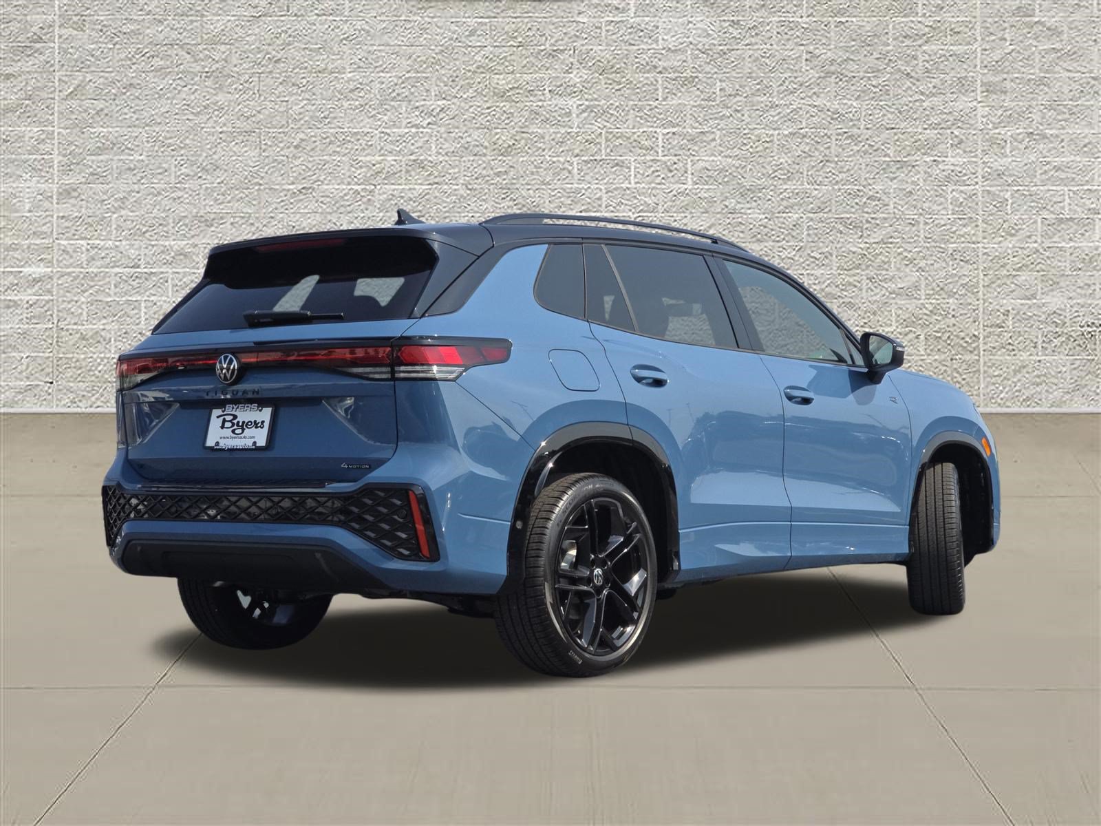 New 2026 Volkswagen Tiguan SE R-Line AWD/4WD image 7