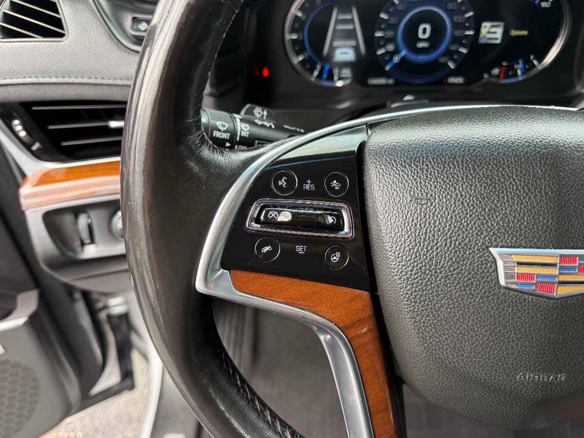 Used 2019 Cadillac Escalade ESV Premium Luxury AWD/4WD image 24
