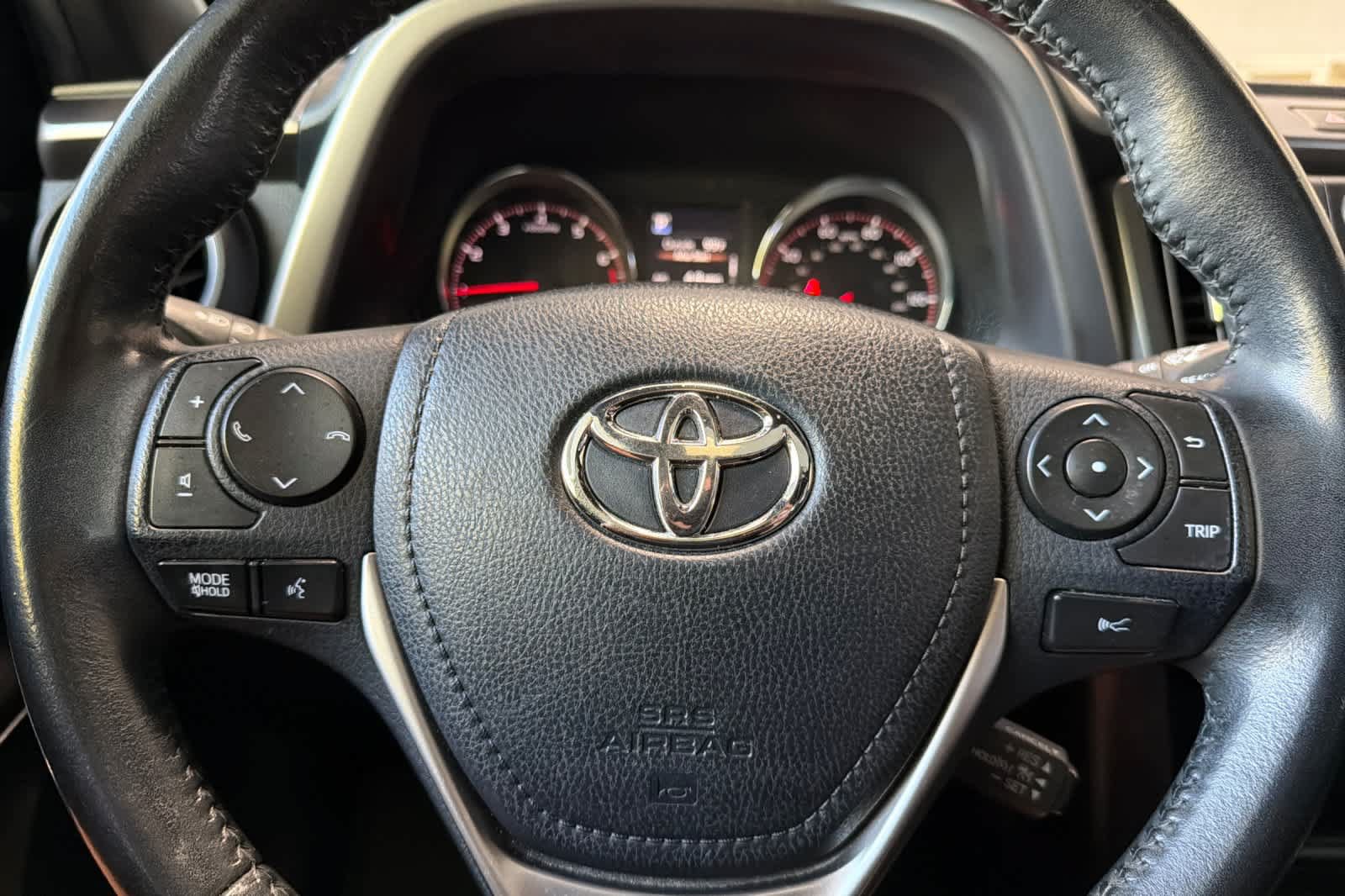 Used 2018 Toyota RAV4 SE w/ Power Extra Value Package FWD image 24