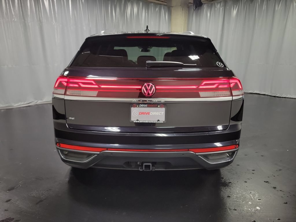 Used 2024 Volkswagen Atlas Cross Sport SE FWD image 7