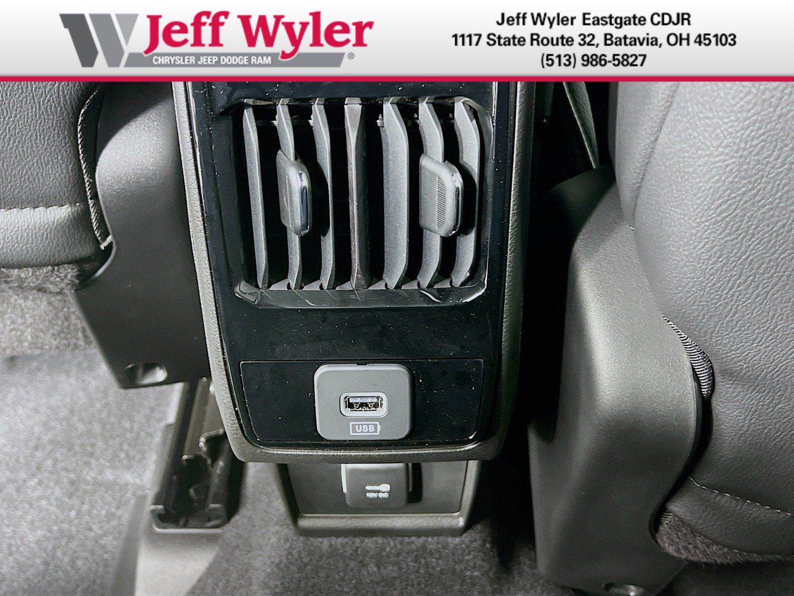 New 2026 Jeep Compass Latitude AWD/4WD image 25