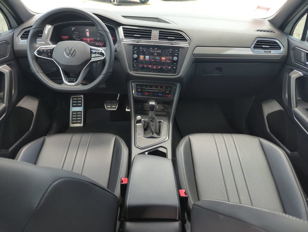 Certified 2023 Volkswagen Tiguan SE R-Line FWD image 15