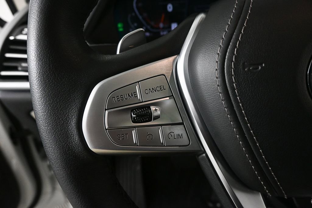 Used 2022 BMW X7 xDrive40i w/ Premium Package image 10