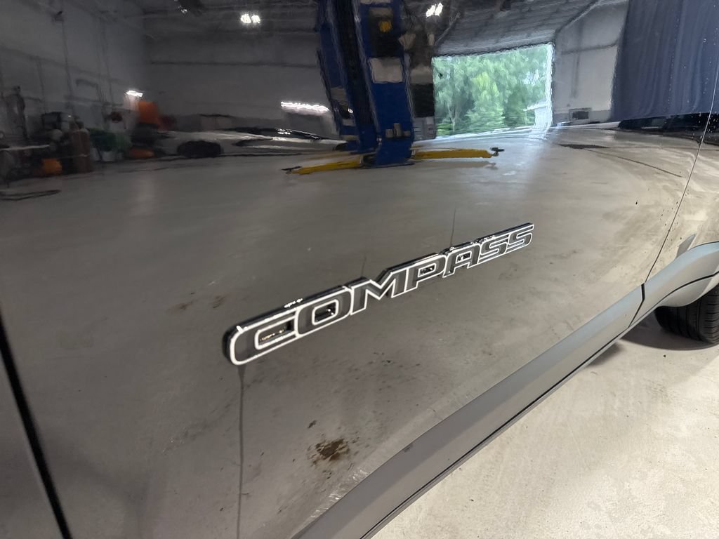 Used 2024 Jeep Compass Latitude AWD/4WD image 51