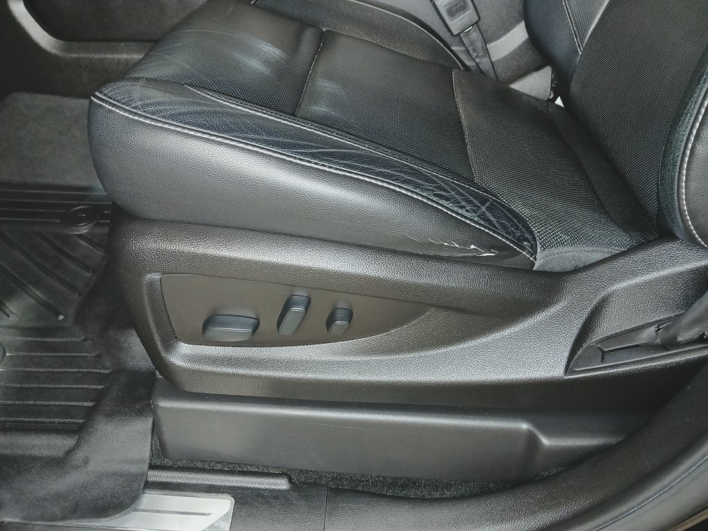 Used 2018 GMC Yukon SLT w/ Premium Edition AWD/4WD image 20