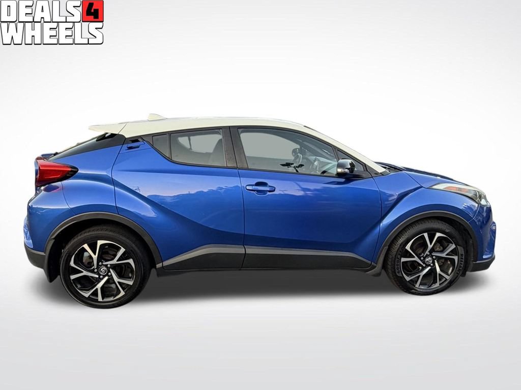 Used 2018 Toyota C-HR XLE FWD image 6