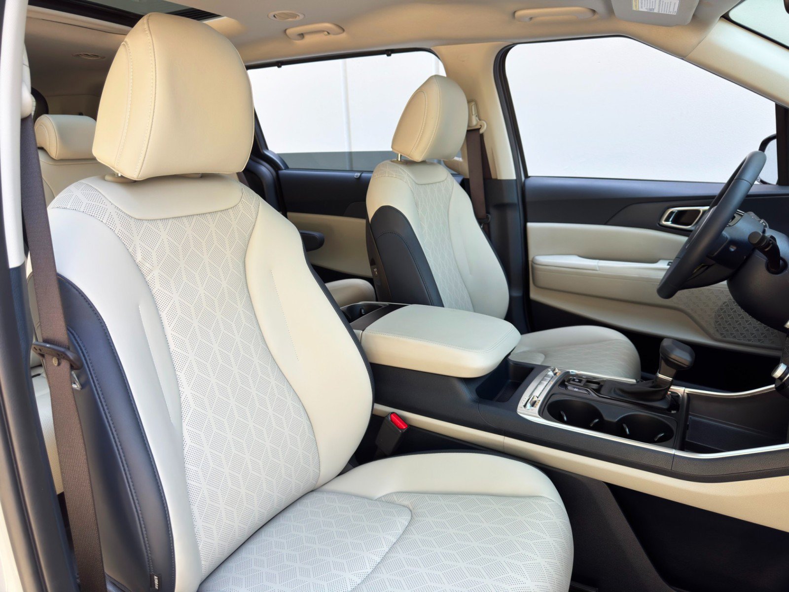 Used 2025 Kia Carnival SX FWD image 41
