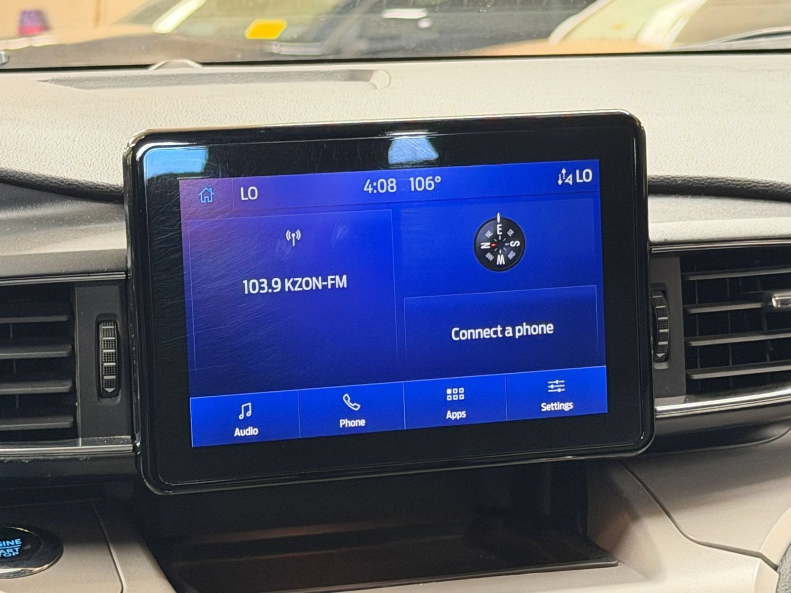 Used 2024 Ford Explorer XLT w/ Equipment Group 202A RWD image 20